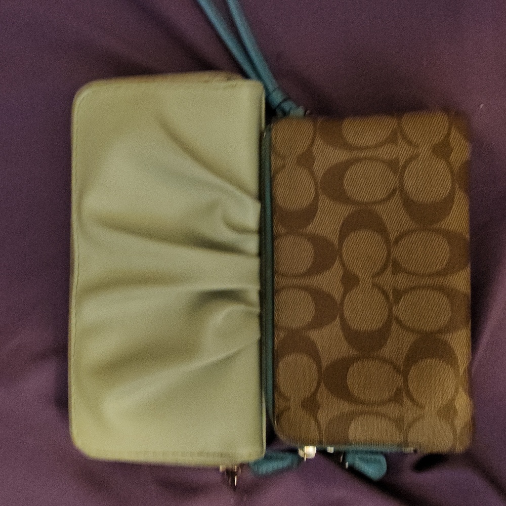 Purses - Picture 3 of 4